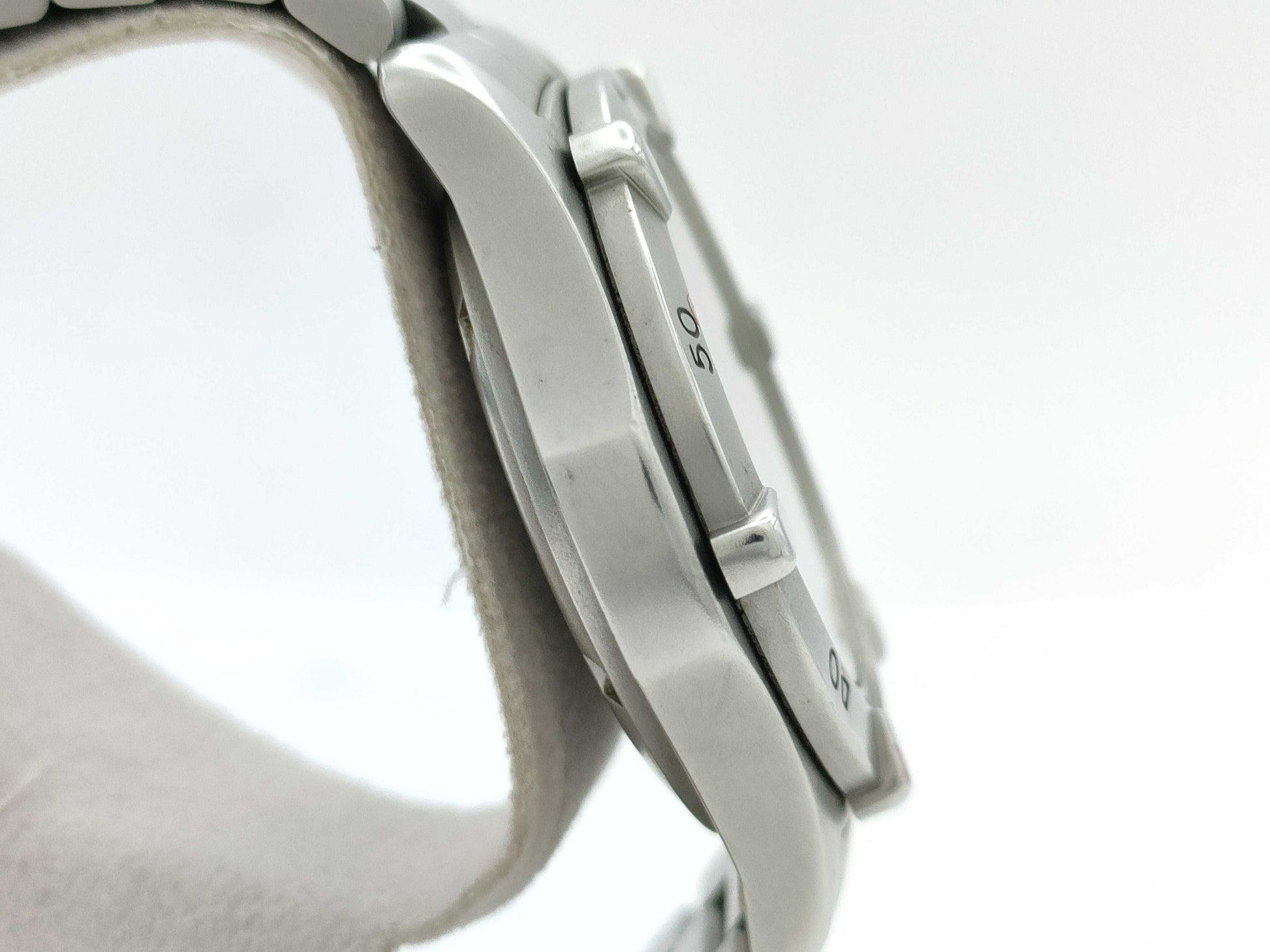 TAG Heuer WE1211-R C13892 Quartz Boys Watch