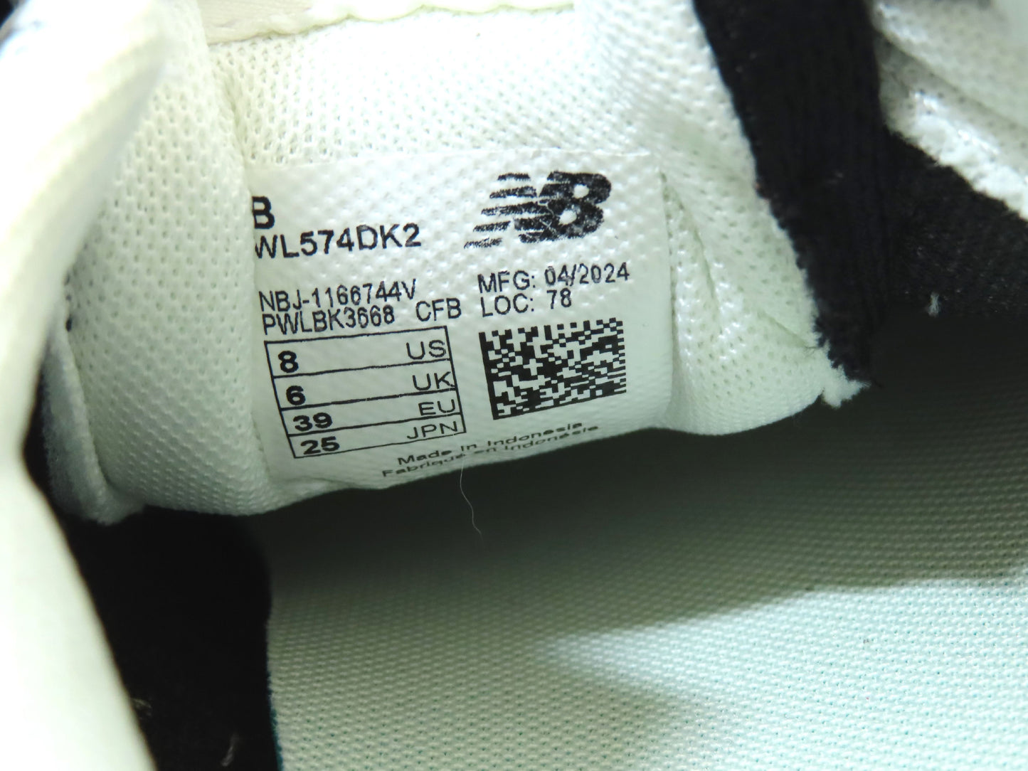 New Balance WL574 Sneakers, Leather and Synthetic Fiber, Black, Size 25cm