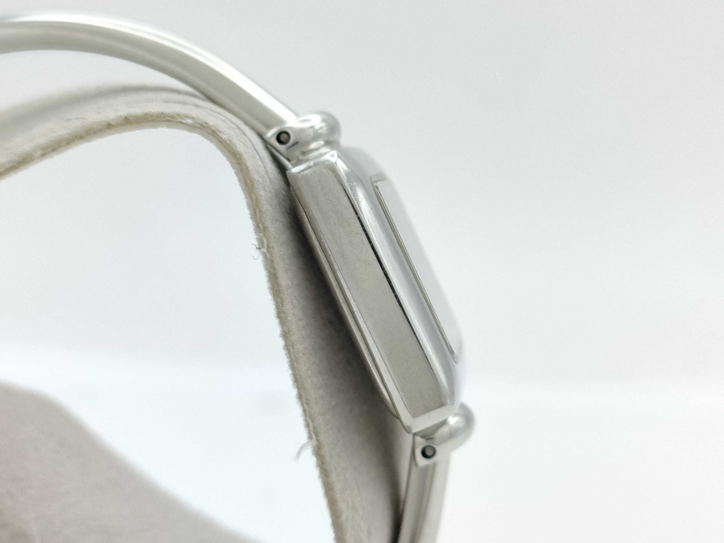 GUCCI 1900L 0174624 Black Dial Quartz Women's Watch