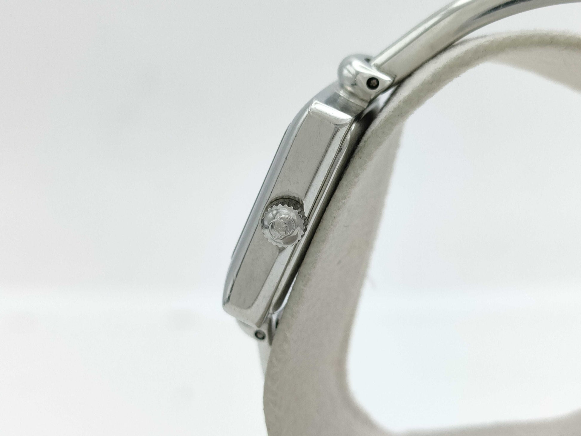 GUCCI 1900L 0174624 Black Dial Quartz Women's Watch