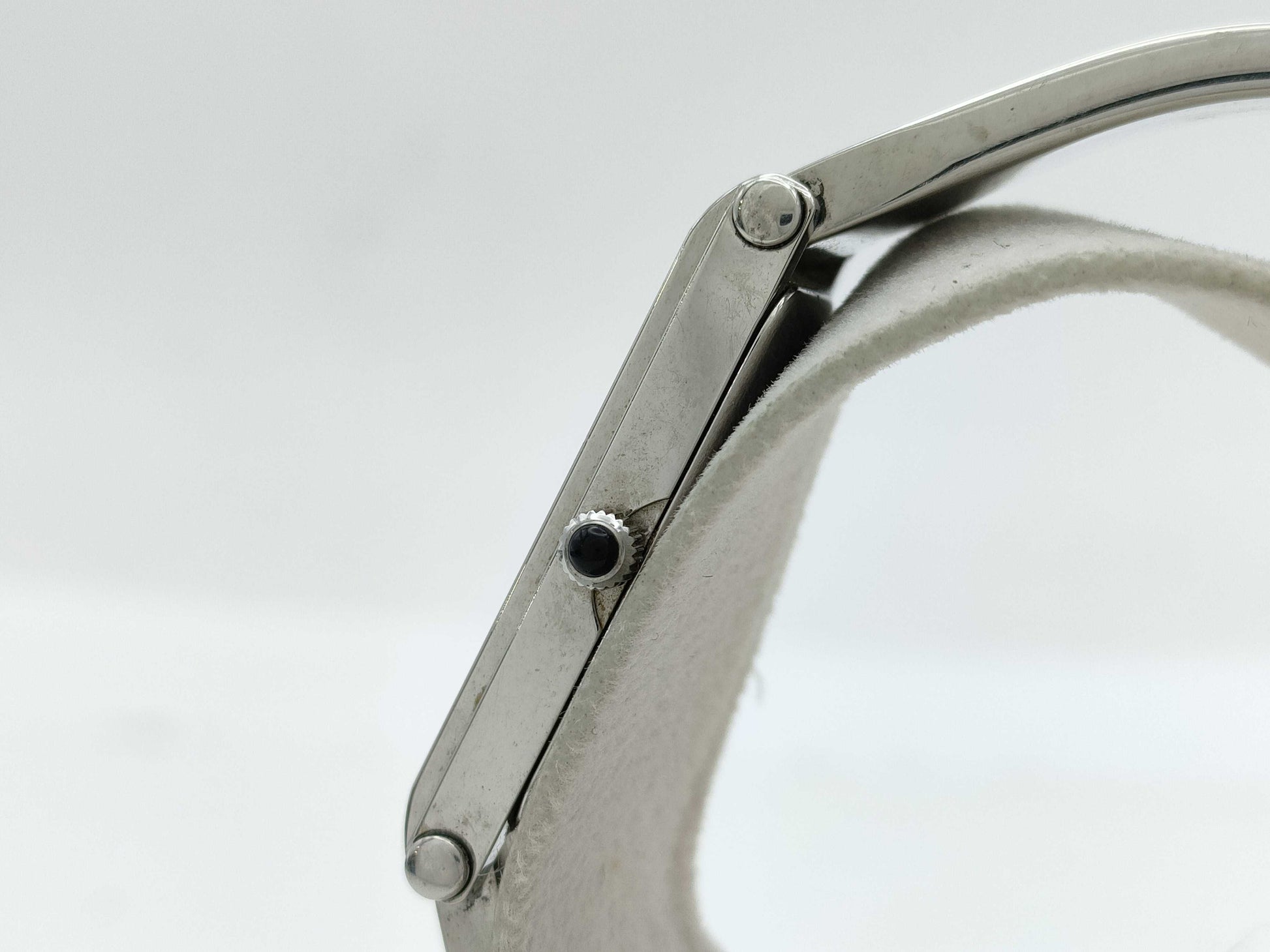 GUCCI 1500L 0823233 Shell Dial Quartz Women's Watch