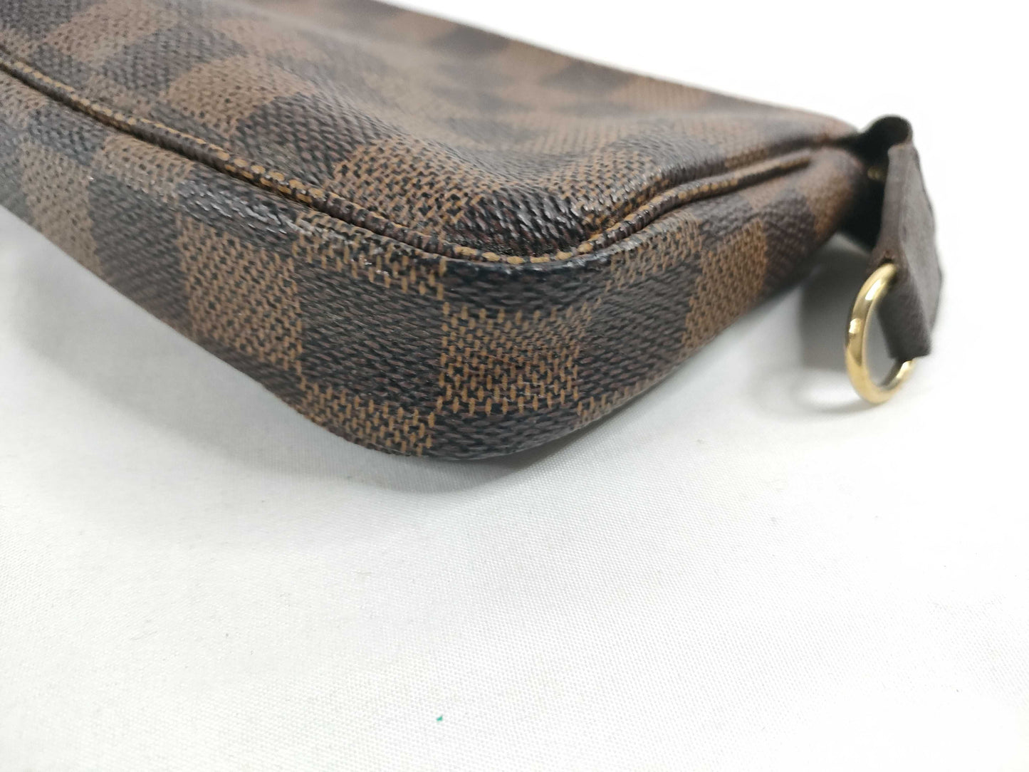 LOUIS VUITTON Damier LV Pouch Pouch