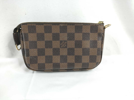 LOUIS VUITTON Damier LV Pouch Pouch