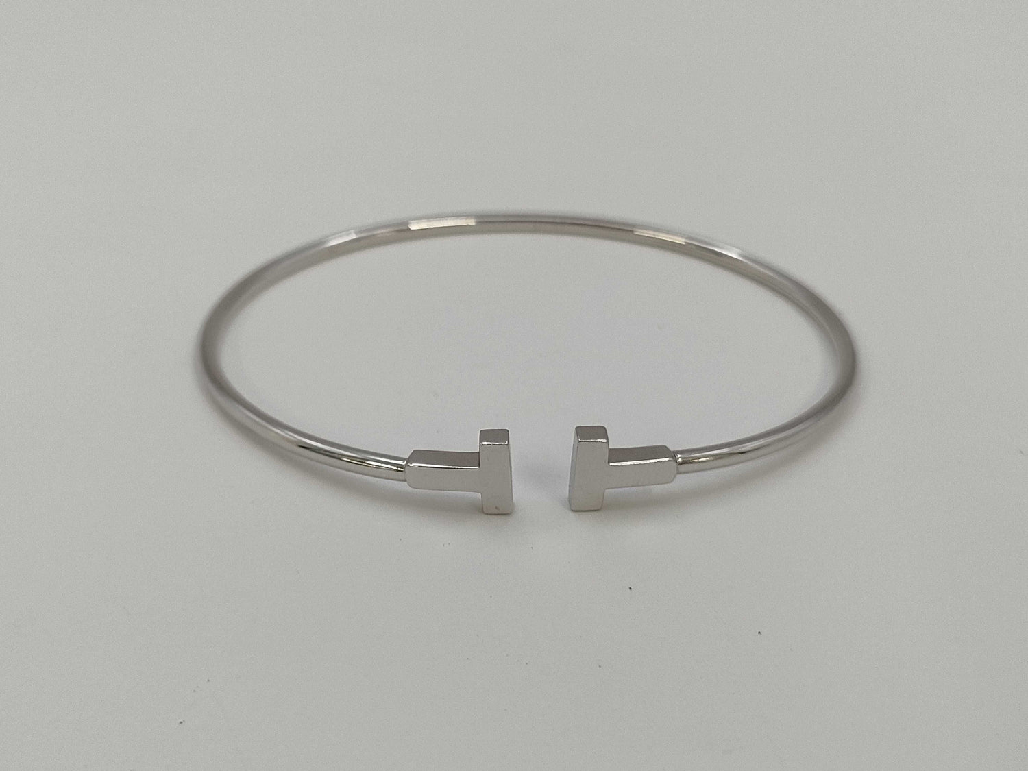 Tiffany & Co. T-Wire WG Au750 5.2g Bracelet Bangle 