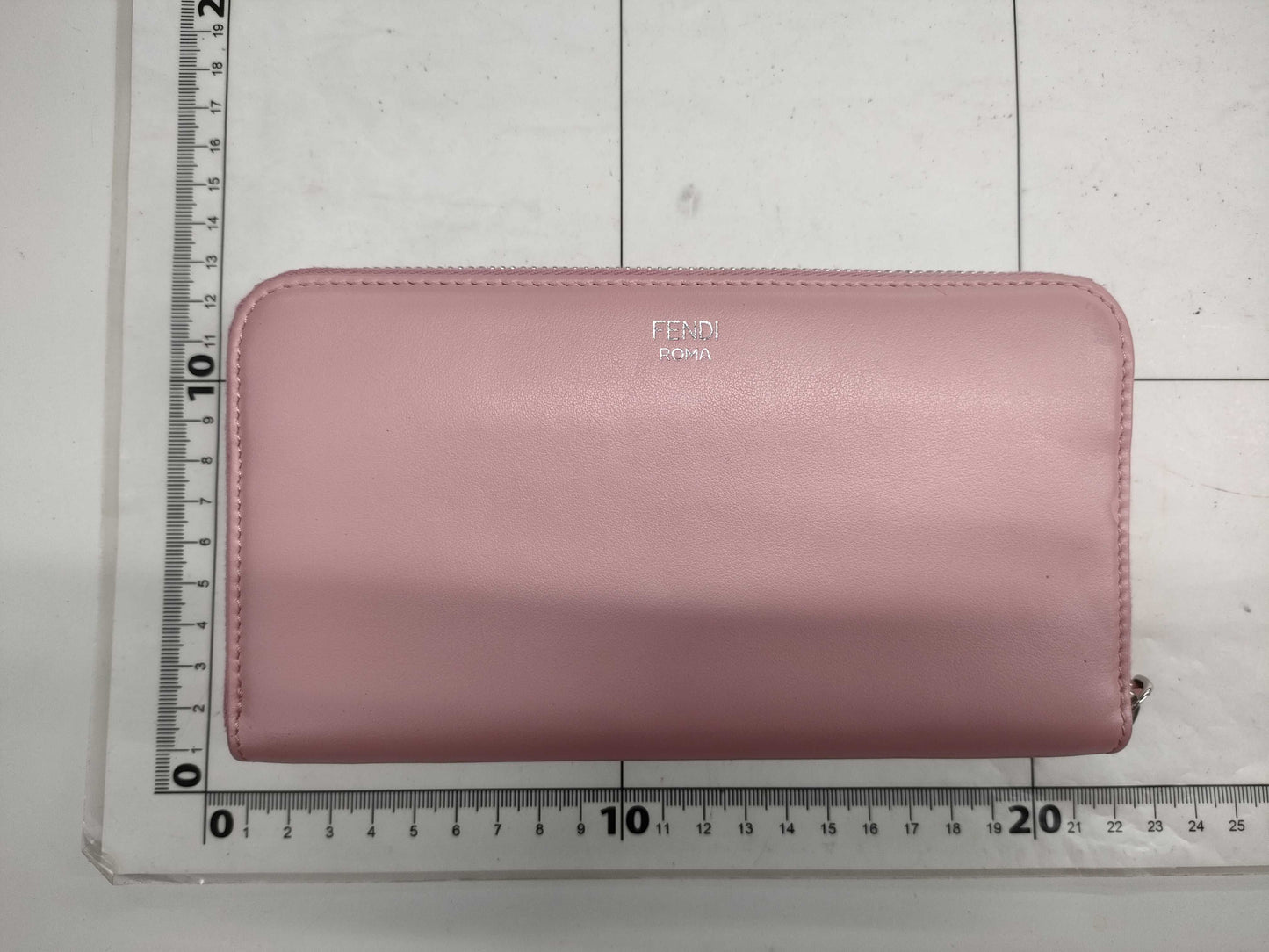 FENDI Round Zip Leather Long Wallet Wallet