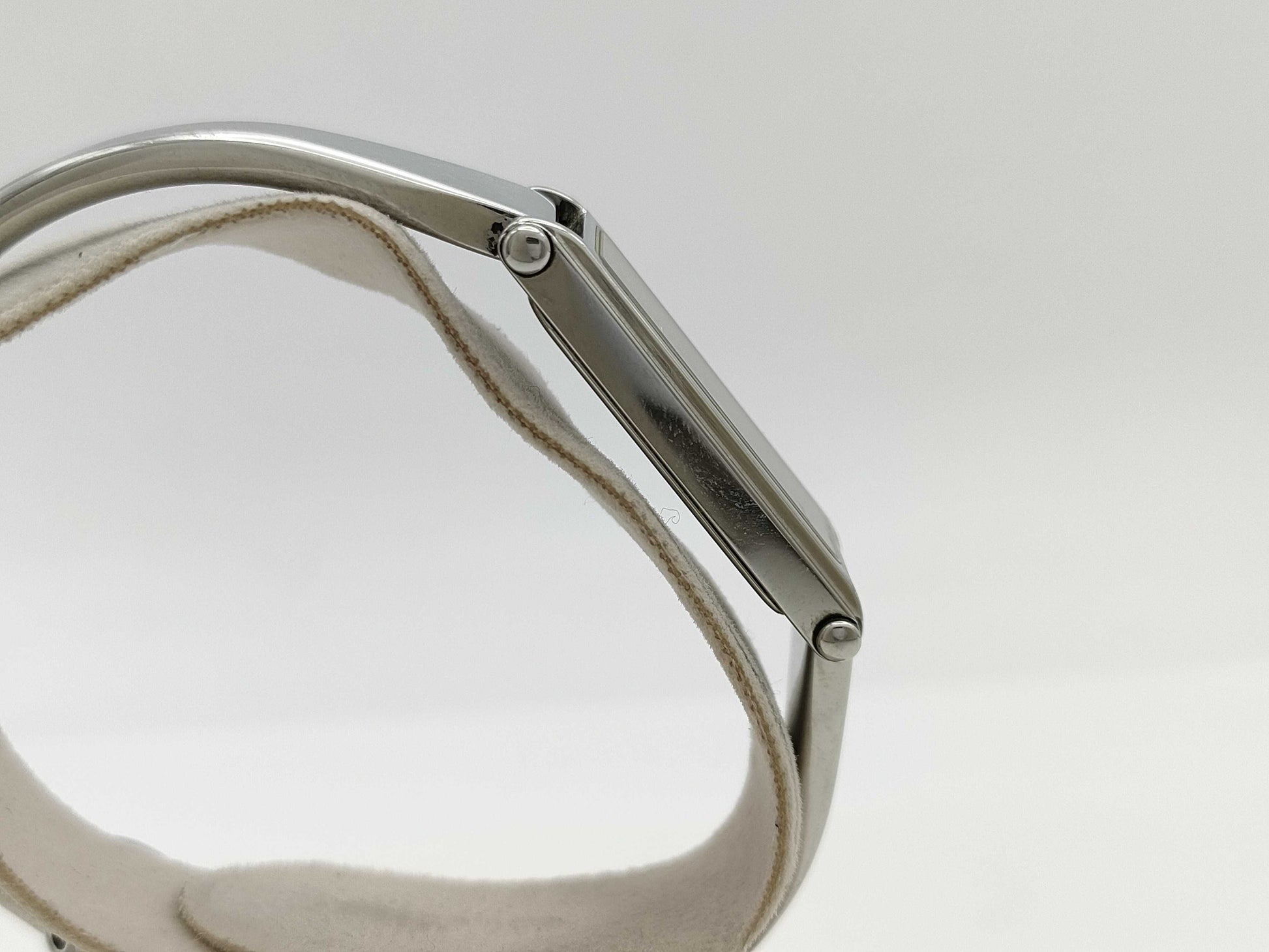 GUCCI 1500L 0643431 Quartz Women's Watch