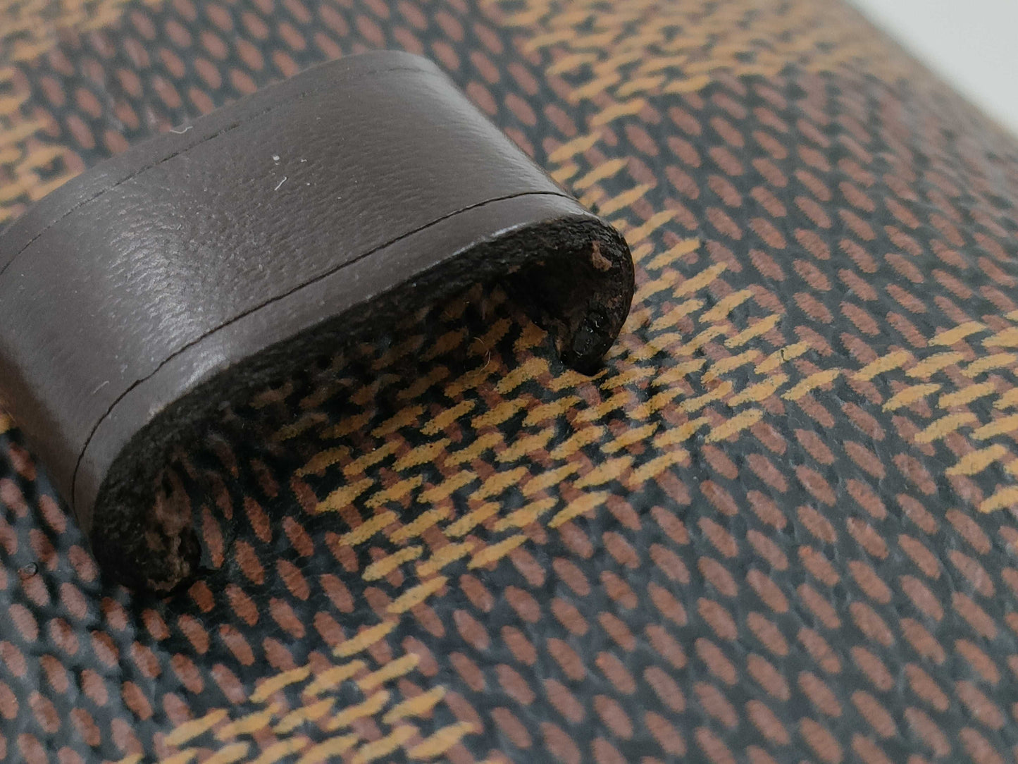 LOUIS VUITTON Louis Vuitton Florentine Pouch