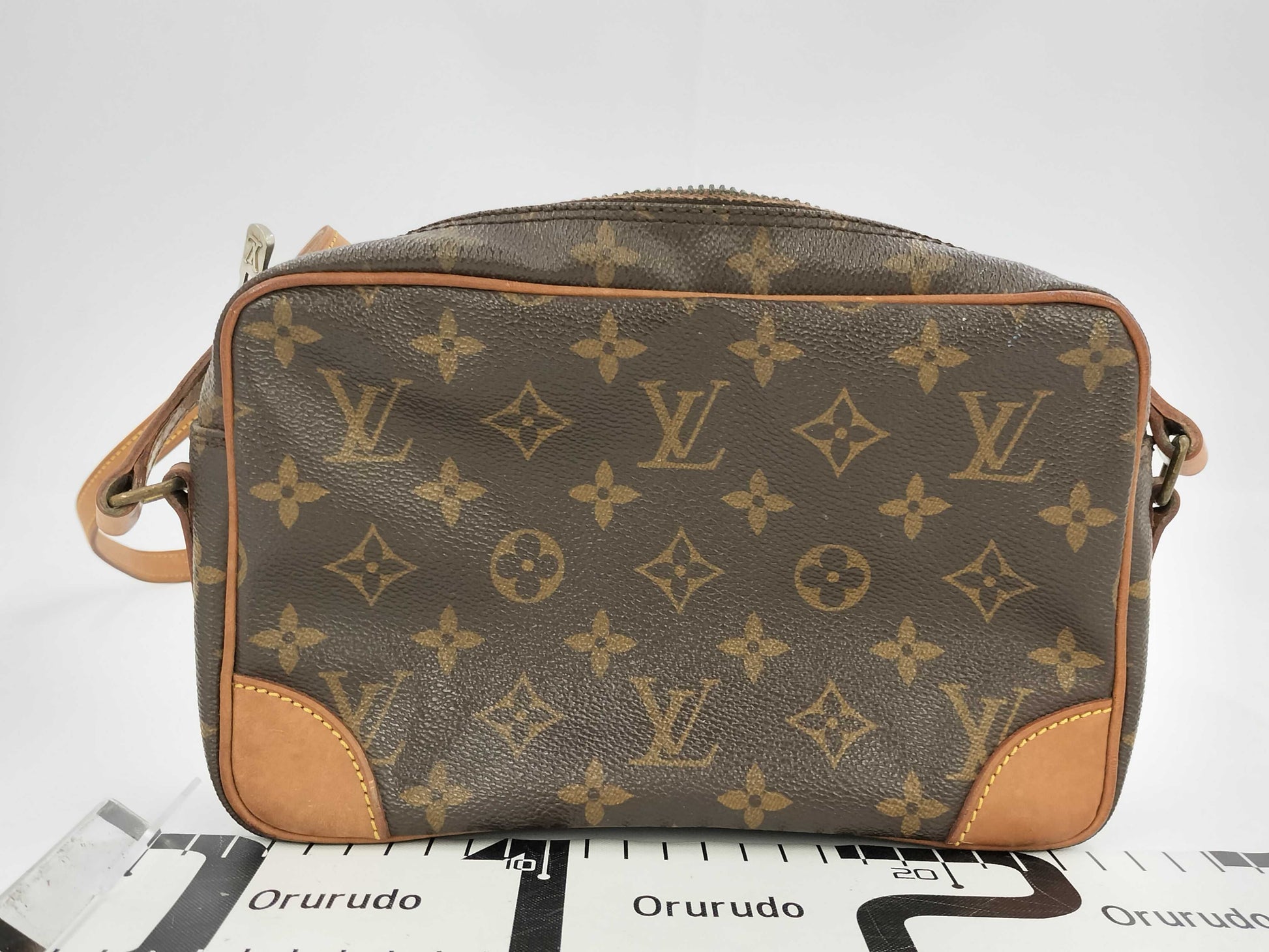 LOUIS VUITTON Louis Vuitton Monogram Trocadero 23 844 Shoulder Bag
