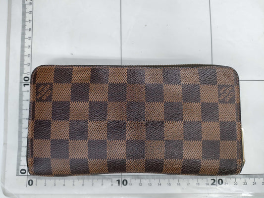 LOUIS VUITTON Vuitton Damier Zippy Wallet Wallet