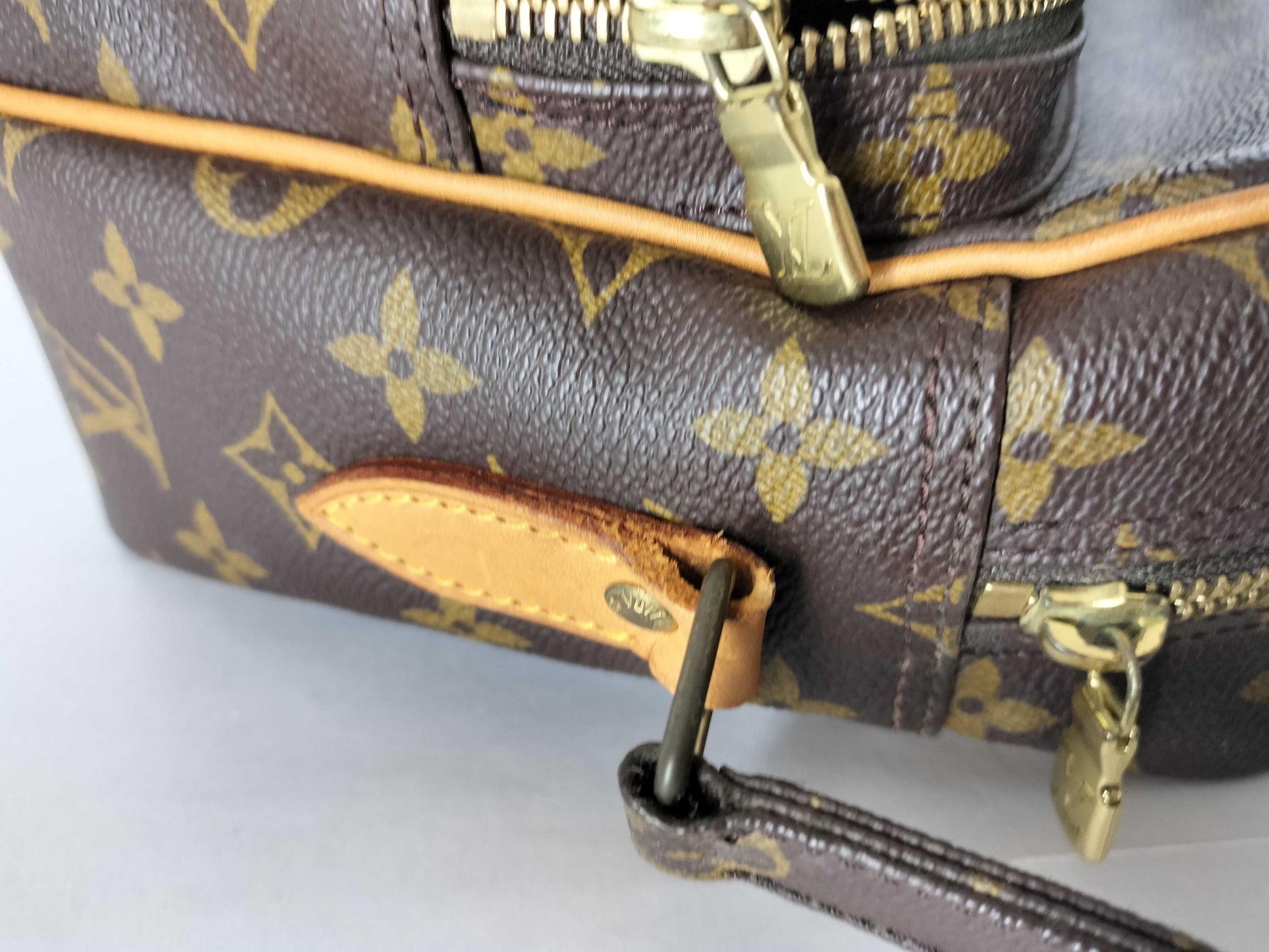 LOUIS VUITTON Monogram LOUIS VUITTON Louis Vuitton Monogram Nile M45244 Shoulder Bag Shoulder Bag