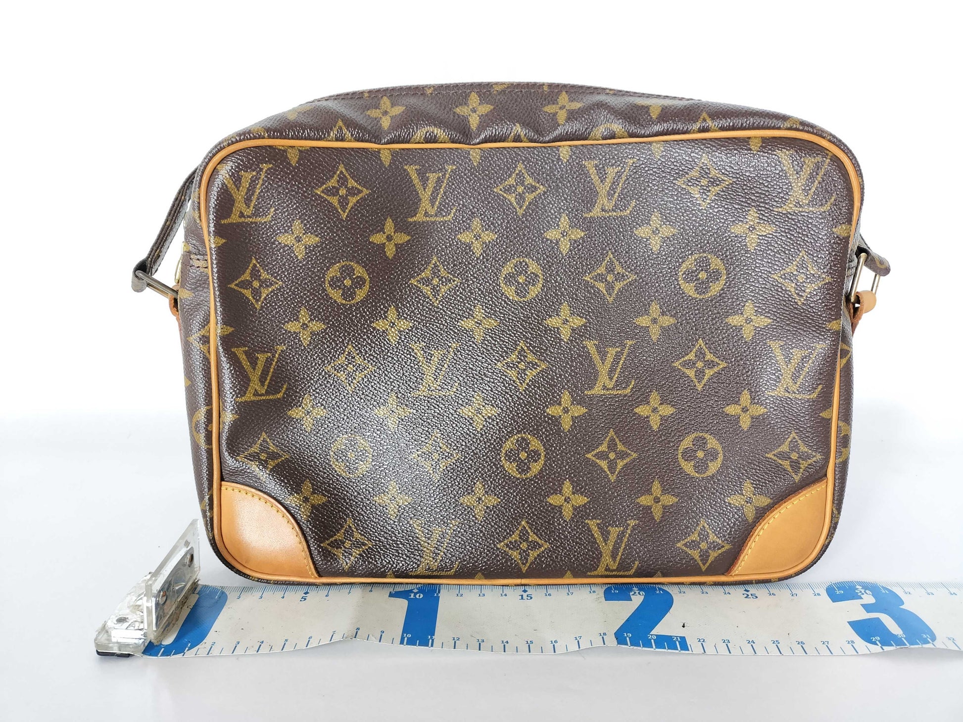 LOUIS VUITTON Monogram LOUIS VUITTON Louis Vuitton Monogram Nile M45244 Shoulder Bag Shoulder Bag
