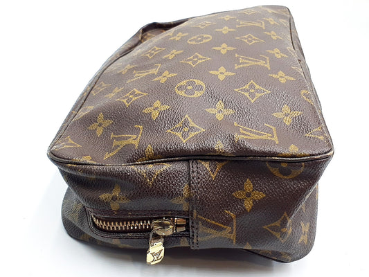 LOUIS VUITTON 4-Piece Set Monogram True Toilette 28 Pouch