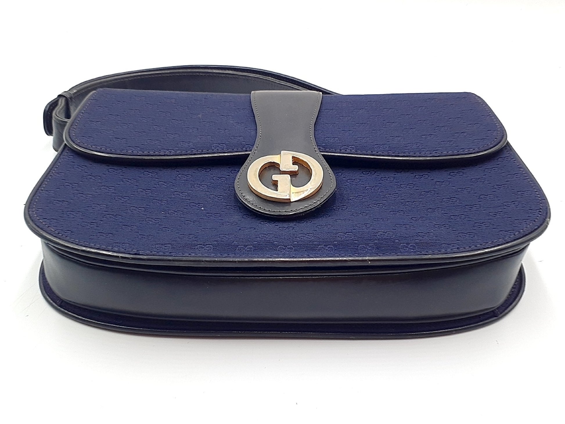 GUCCI Micro GG Leather Gold Hardware Vintage Shoulder Bag