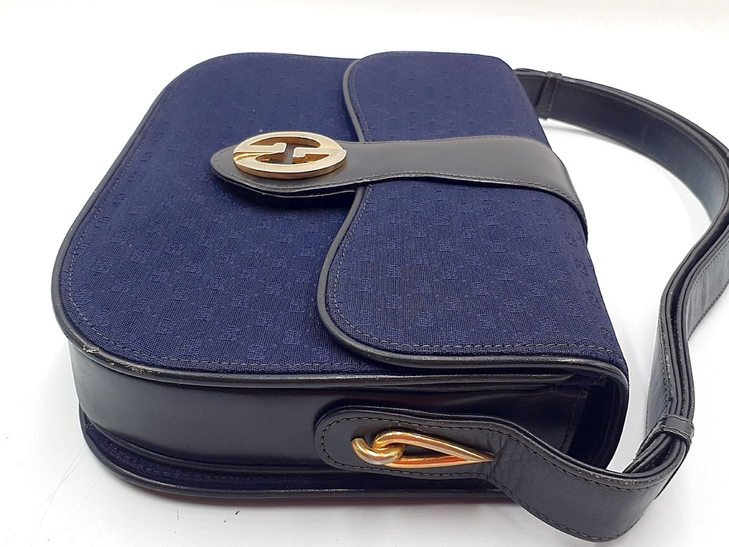 GUCCI Micro GG Leather Gold Hardware Vintage Shoulder Bag