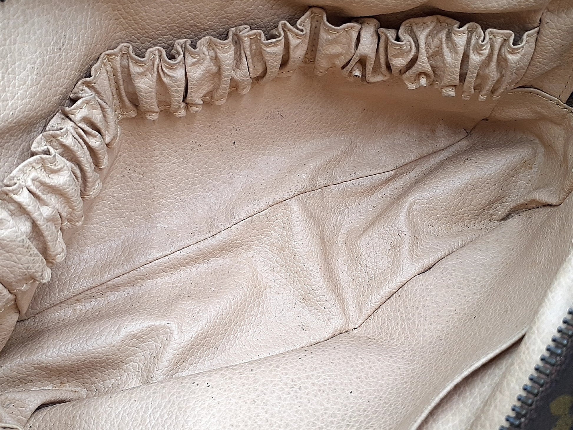 LOUIS VUITTON 3-Piece Set Monogram True Toilette 23 Second Bag