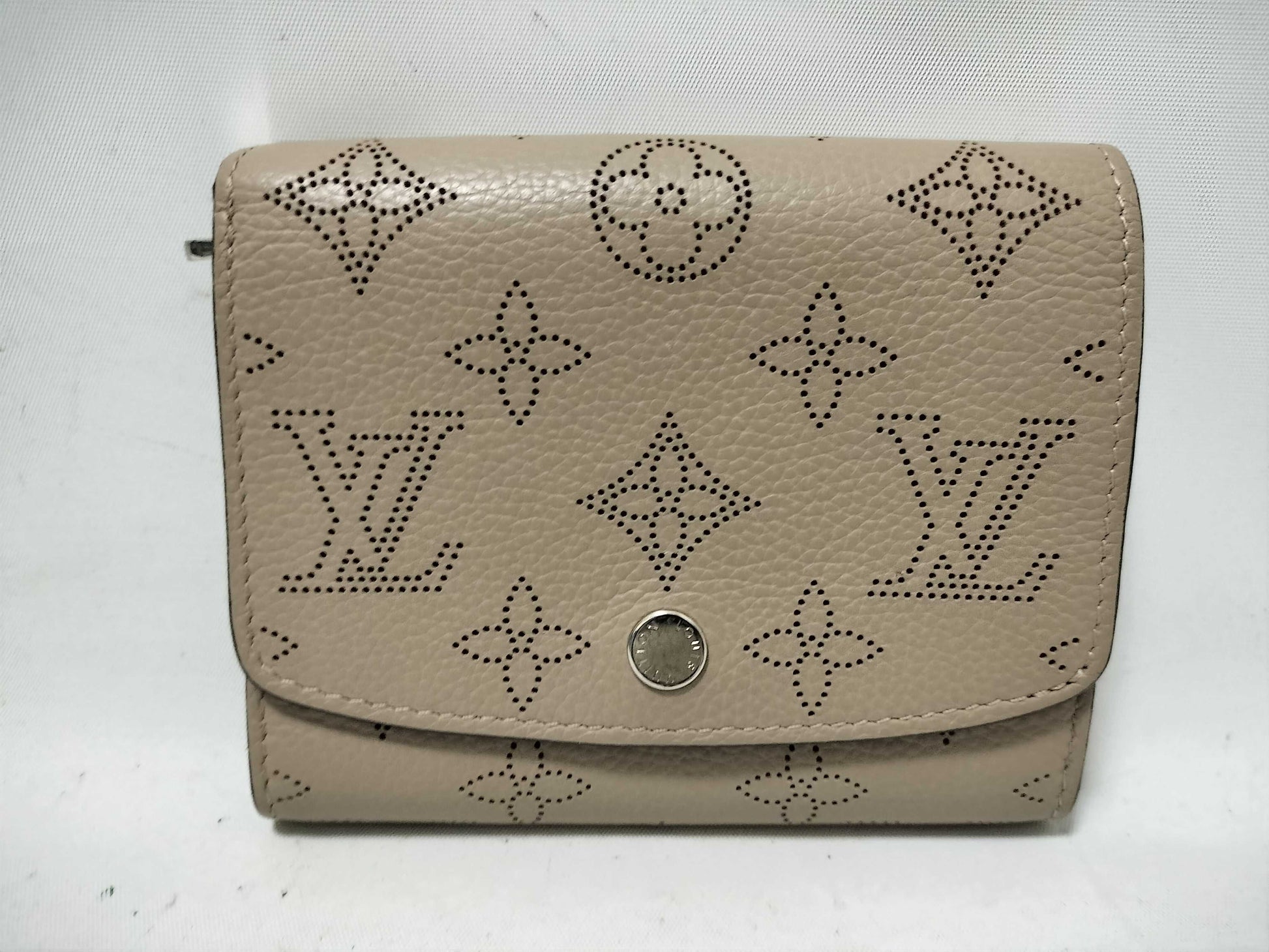 LOUIS VUITTON Mahina Vuitton Mahina Wallet Compact Wallet Wallet