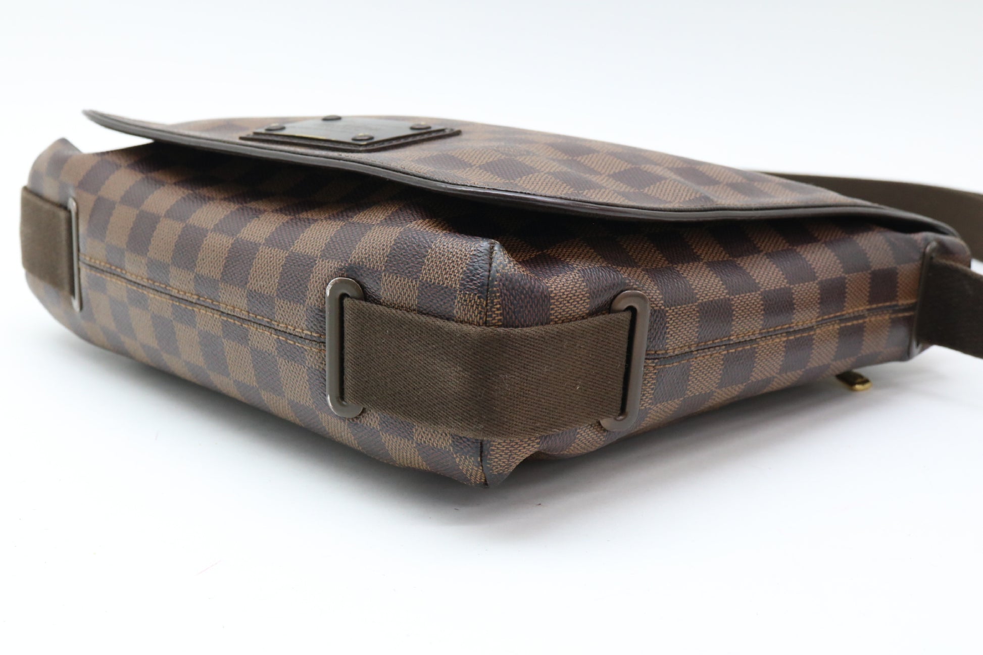 LOUIS VUITTON Damier Brooklyn Shoulder Bag