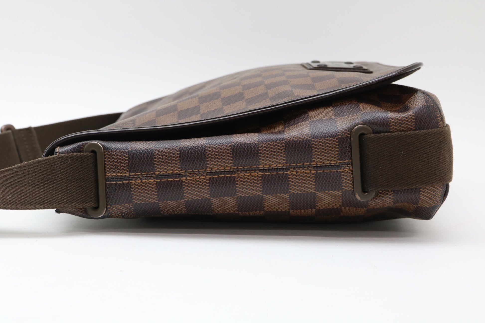 LOUIS VUITTON Damier Brooklyn Shoulder Bag