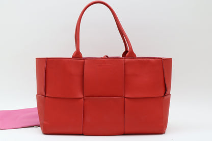 BOTTEGA VENETA Maxi Intrecciato Arco Tote Bag