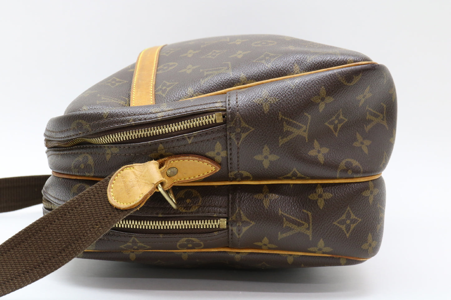 LOUIS VUITTON Monogram Reporter GM Shoulder Bag