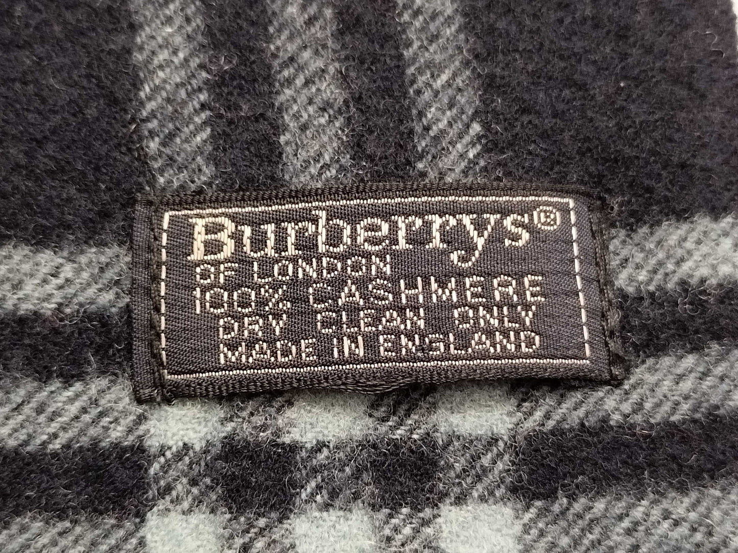 BURBERRY BURBERRY Novacheck 100% Cashmere Muffler Navy Muffler