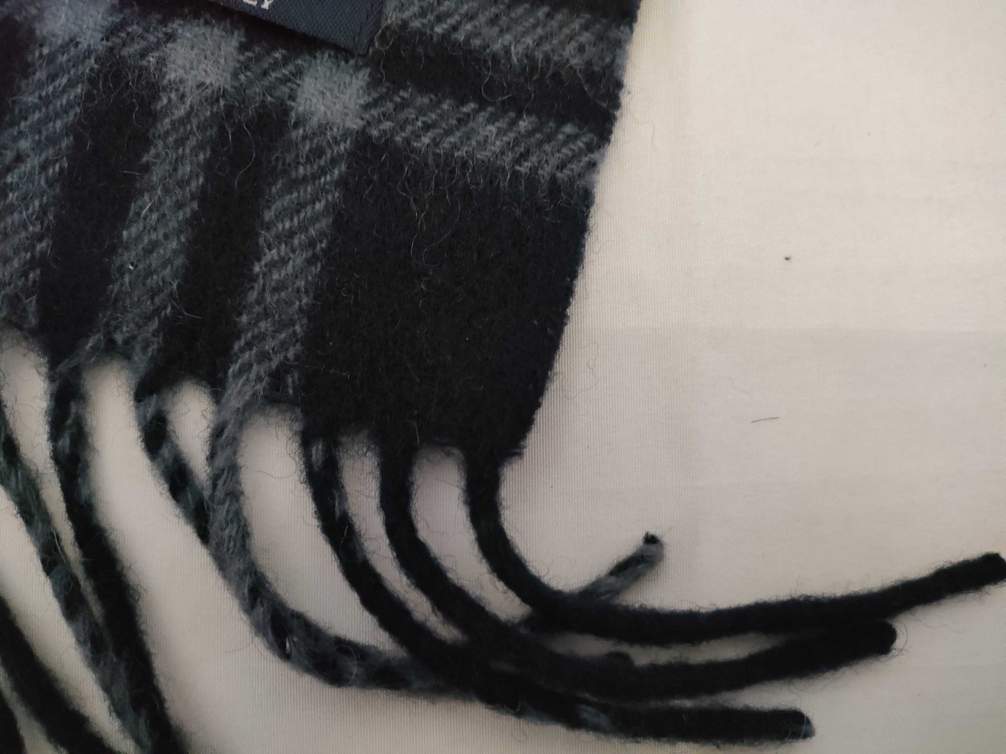 BURBERRY BURBERRY Novacheck 100% Cashmere Navy Other Accessories