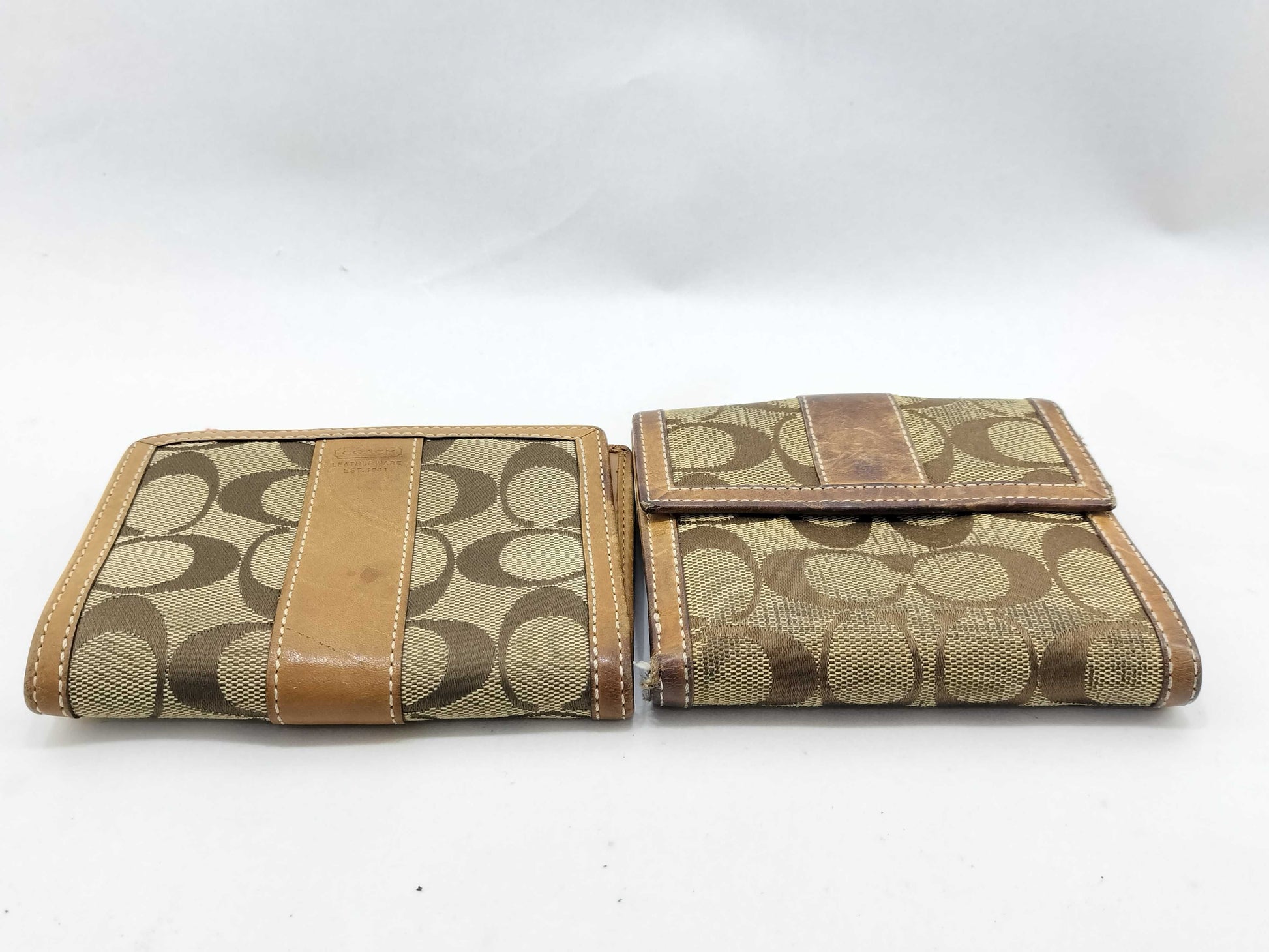 COACH Coach Wallet Signature 5 Points Wallet