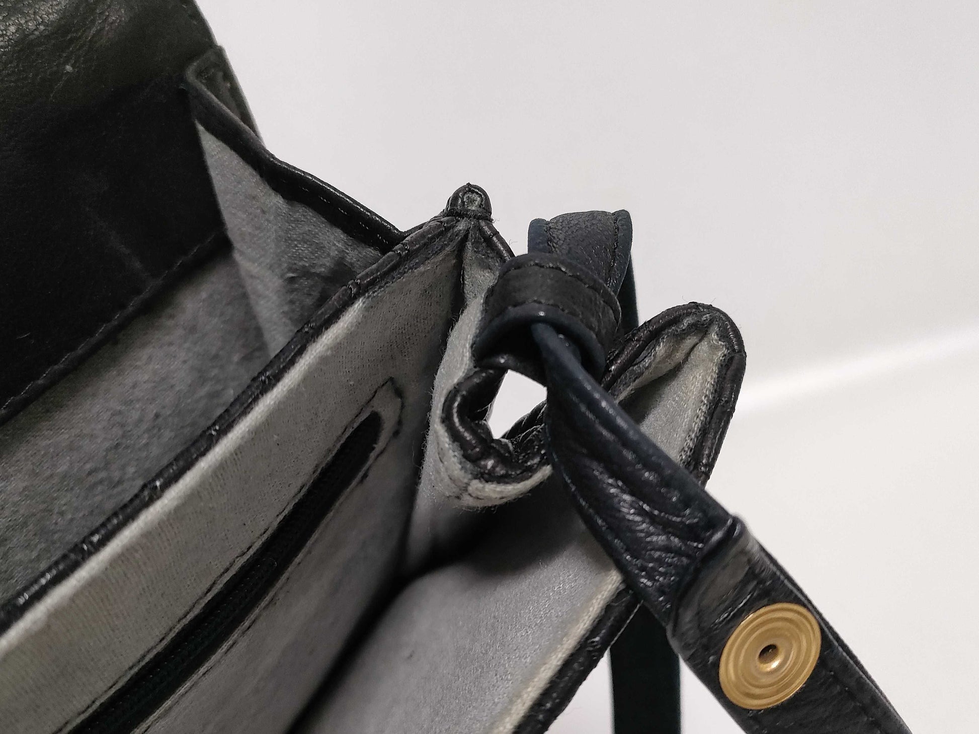 BALLY Quilted Leather Shoulder Bag Shoulder Bag