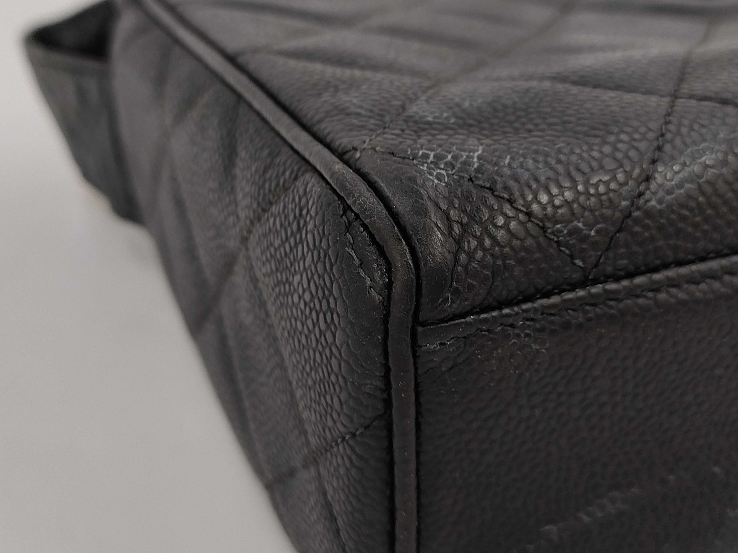 CHANEL Caviar Skin Shoulder Bag with Seal 3rd Generation Shoulder Bag