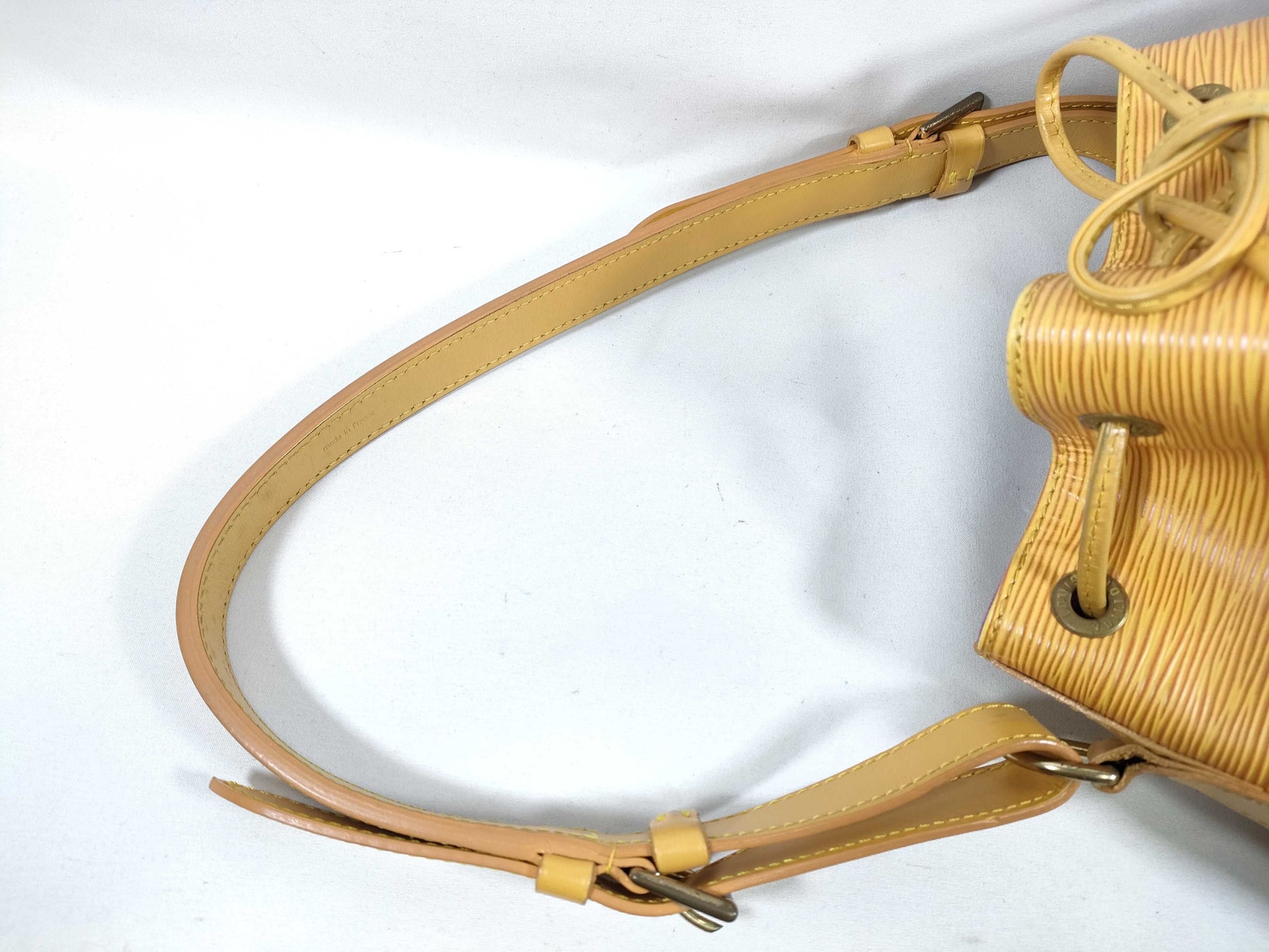 LOUIS VUITTON Epi Vuitton Epi Petit Noe M44109 AR0955 Tote Bag