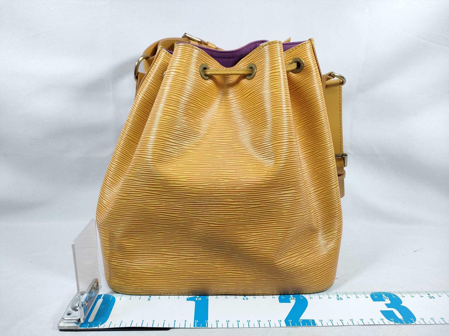 LOUIS VUITTON Epi Vuitton Epi Petit Noe M44109 AR0955 Tote Bag