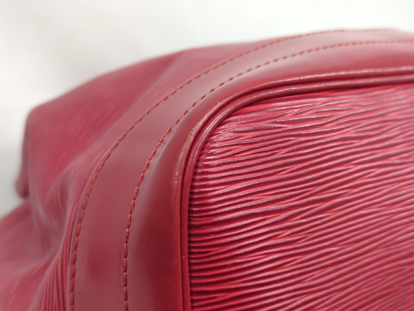 LOUIS VUITTON Epi Noe Red Shoulder Bag