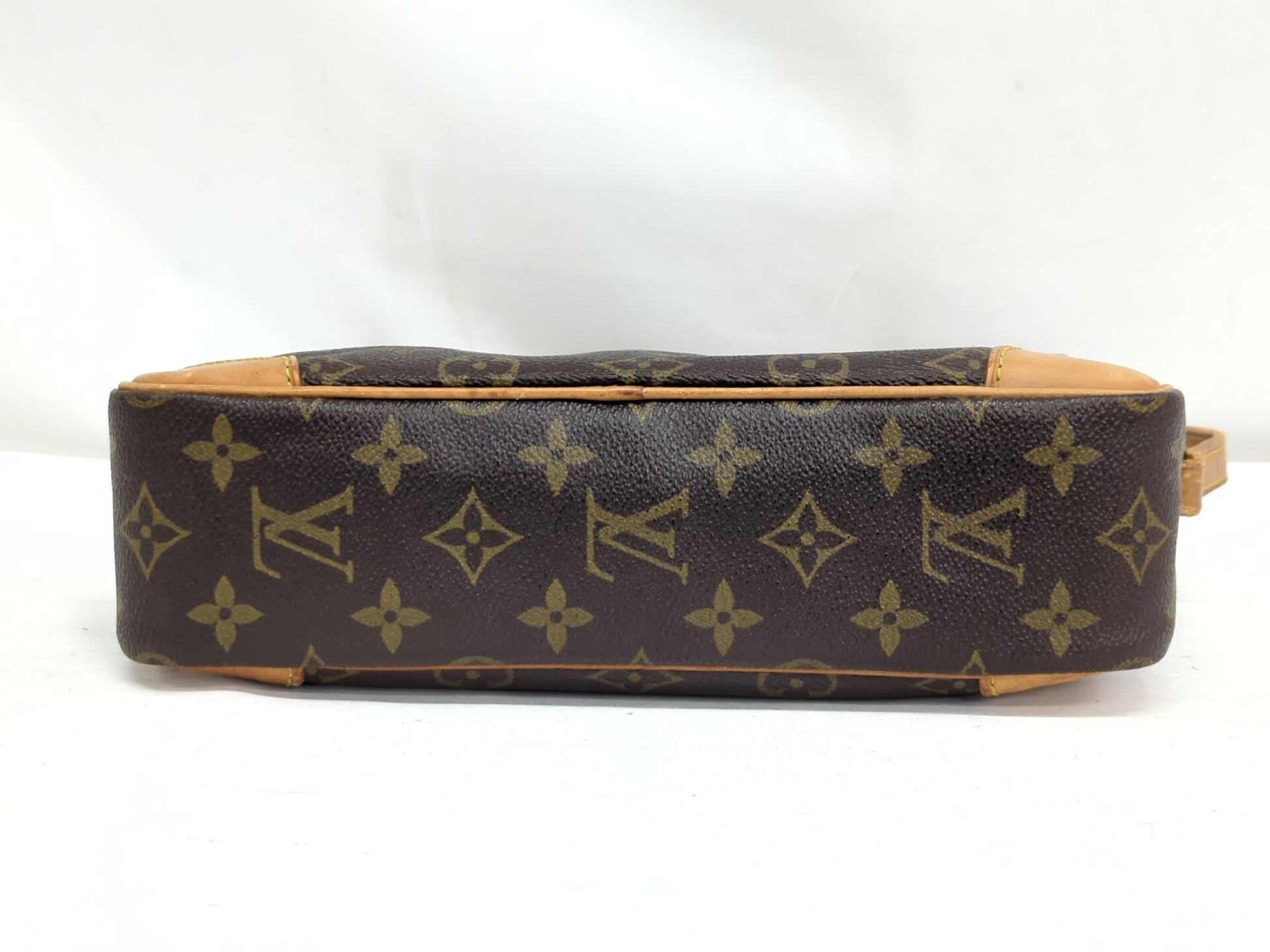 LOUIS VUITTON M51274 Monogram Trocadero 27 Shoulder Bag
