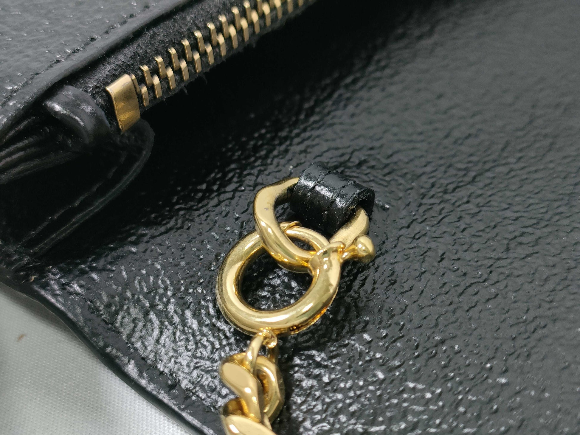 SAINT LAURENT Cassandra Chain Shoulder Bag Shoulder Bag