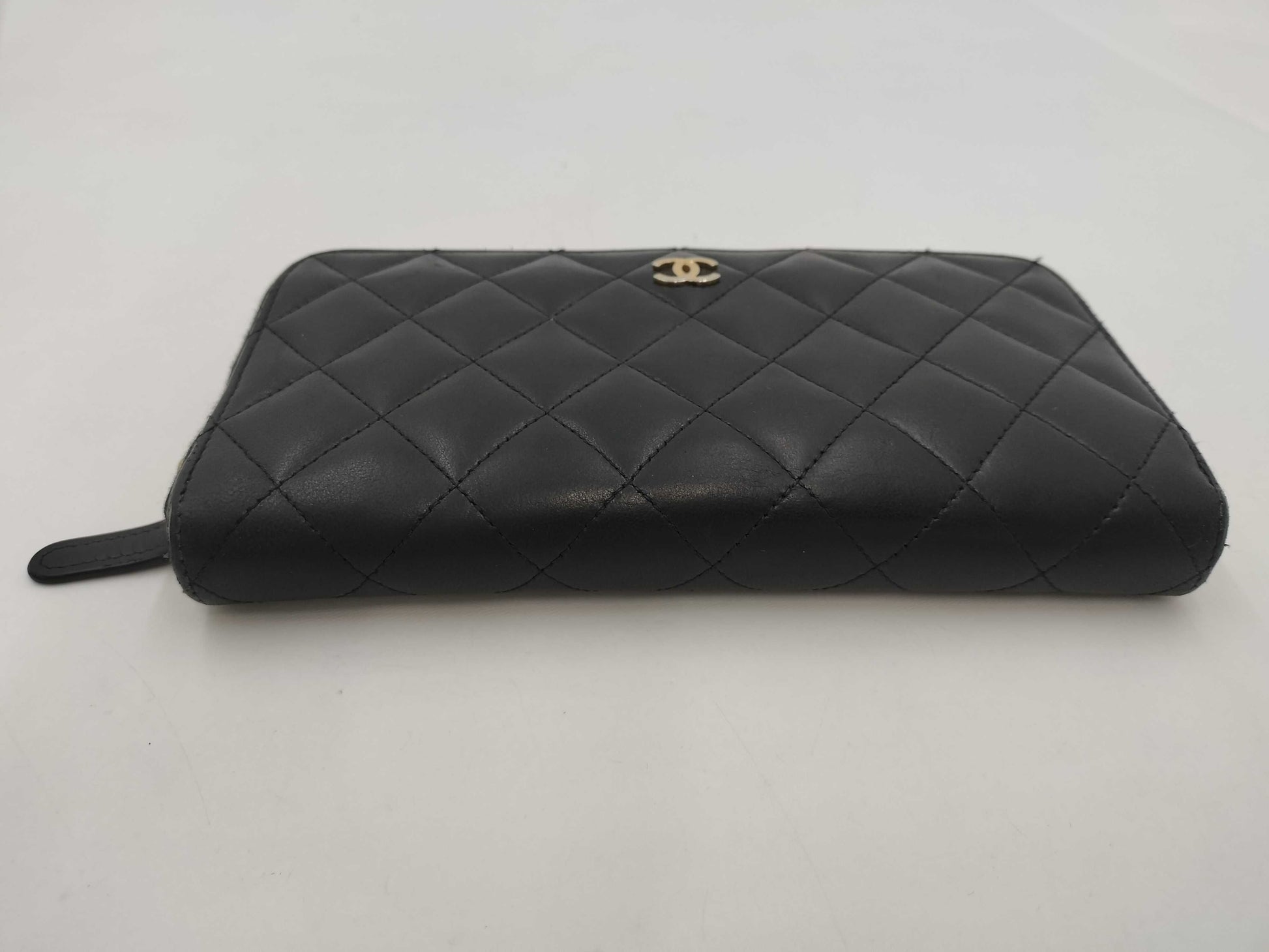CHANEL Long Wallet with Round Zipper Matlasse/Black Wallet