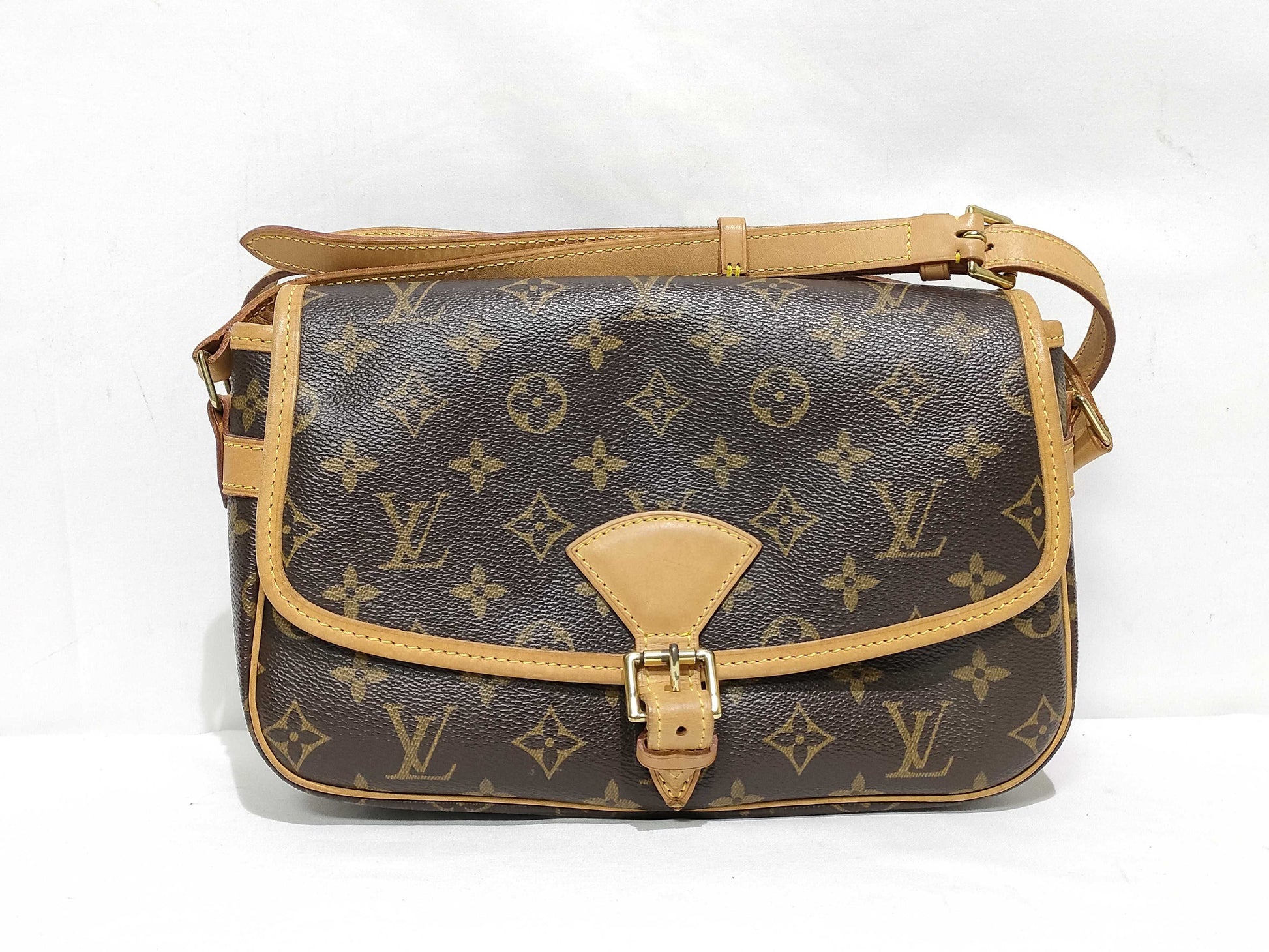 LOUIS VUITTON Monogram Louis Vuitton Sologne Shoulder Bag