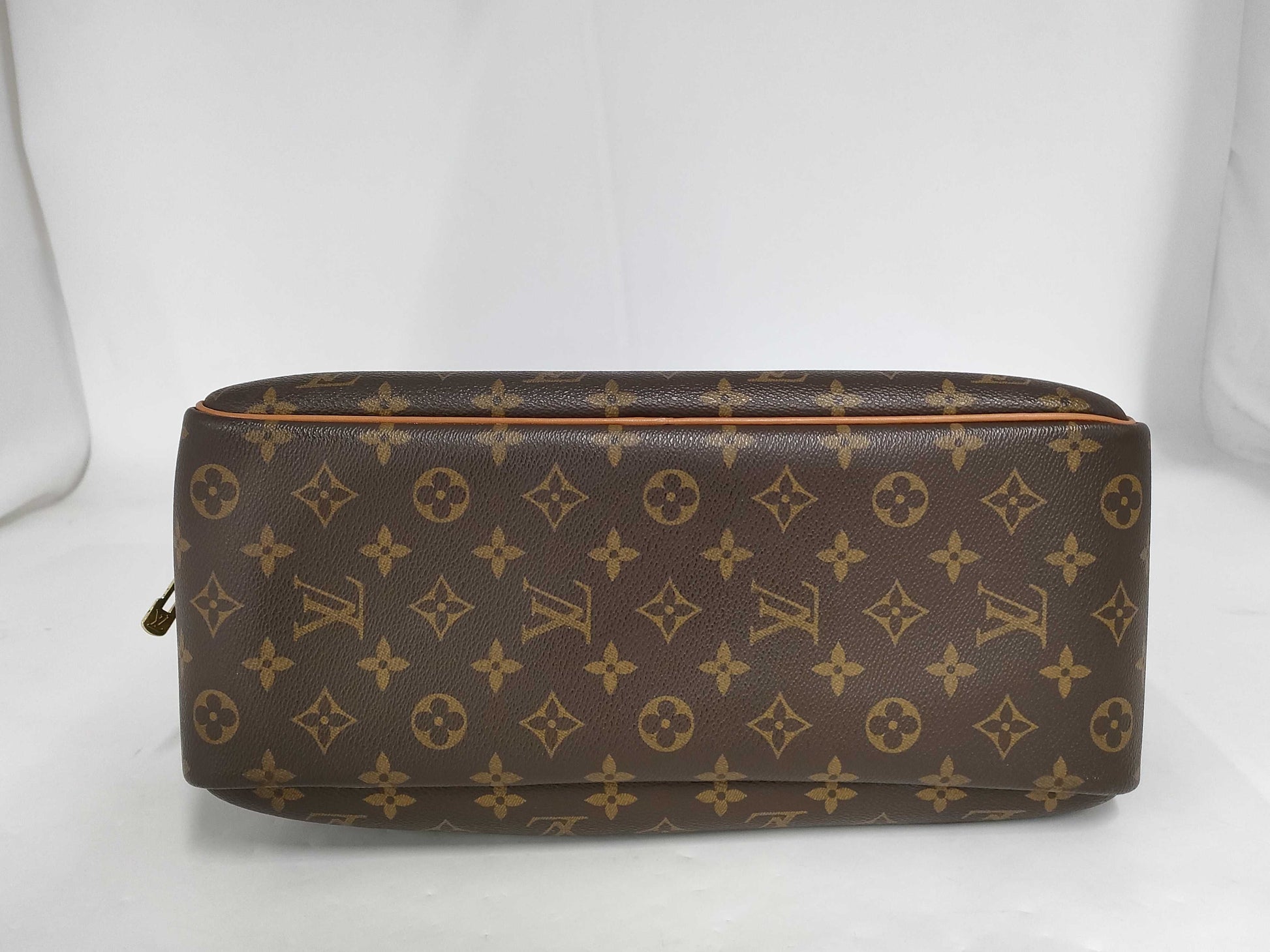 CHANEL Louis Vuitton Monogram Deauville Handbag