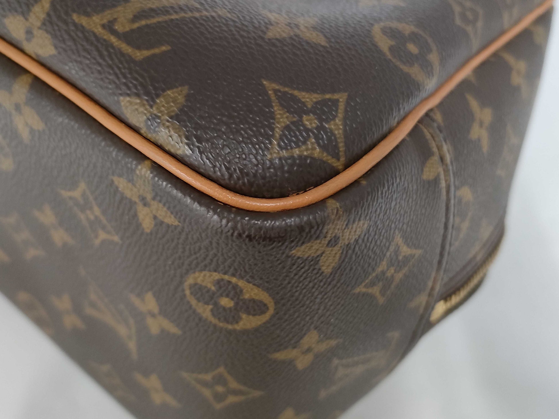 CHANEL Louis Vuitton Monogram Deauville Handbag