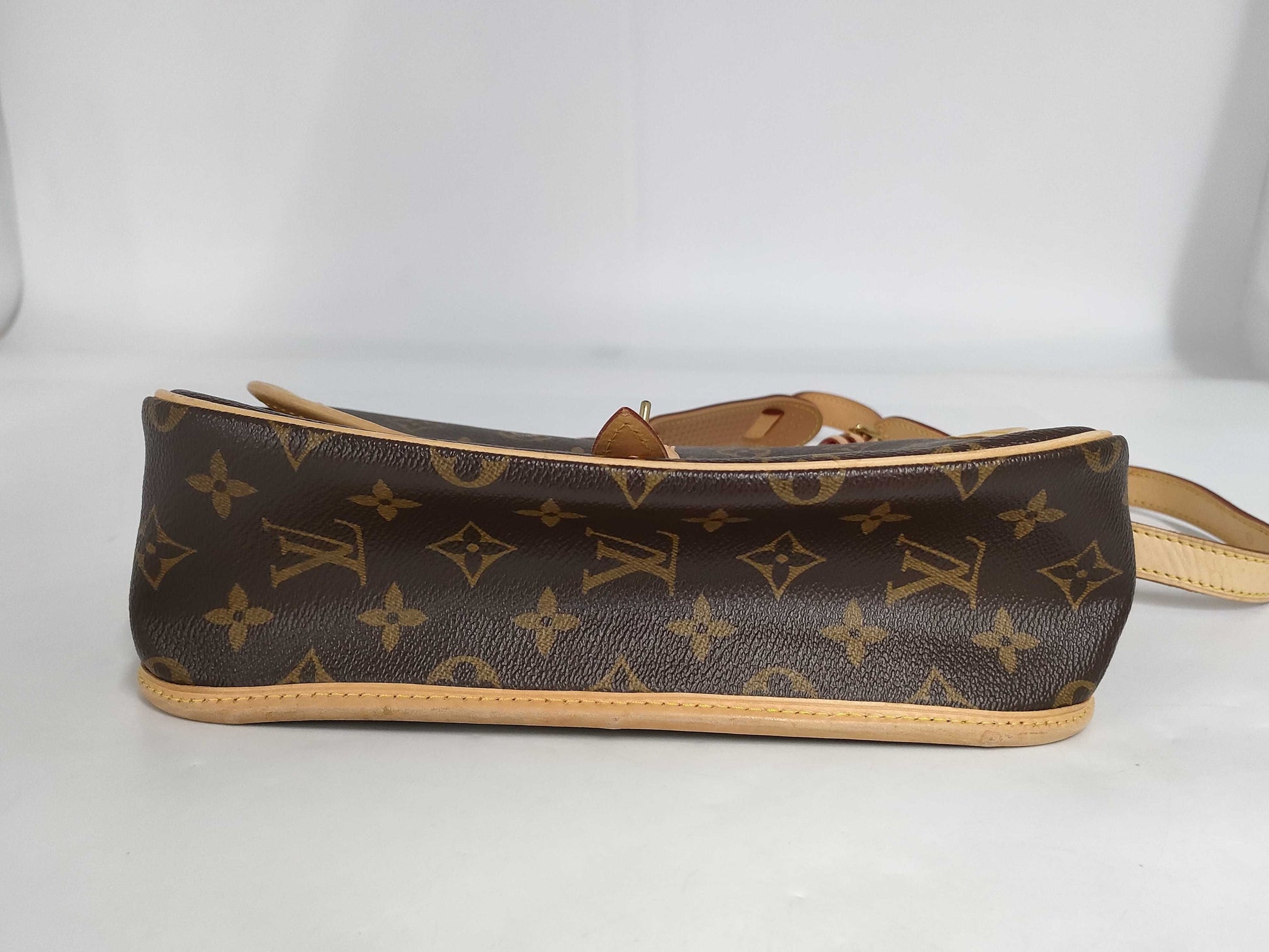 LOUIS VUITTON Monogram Sologne Shoulder Bag