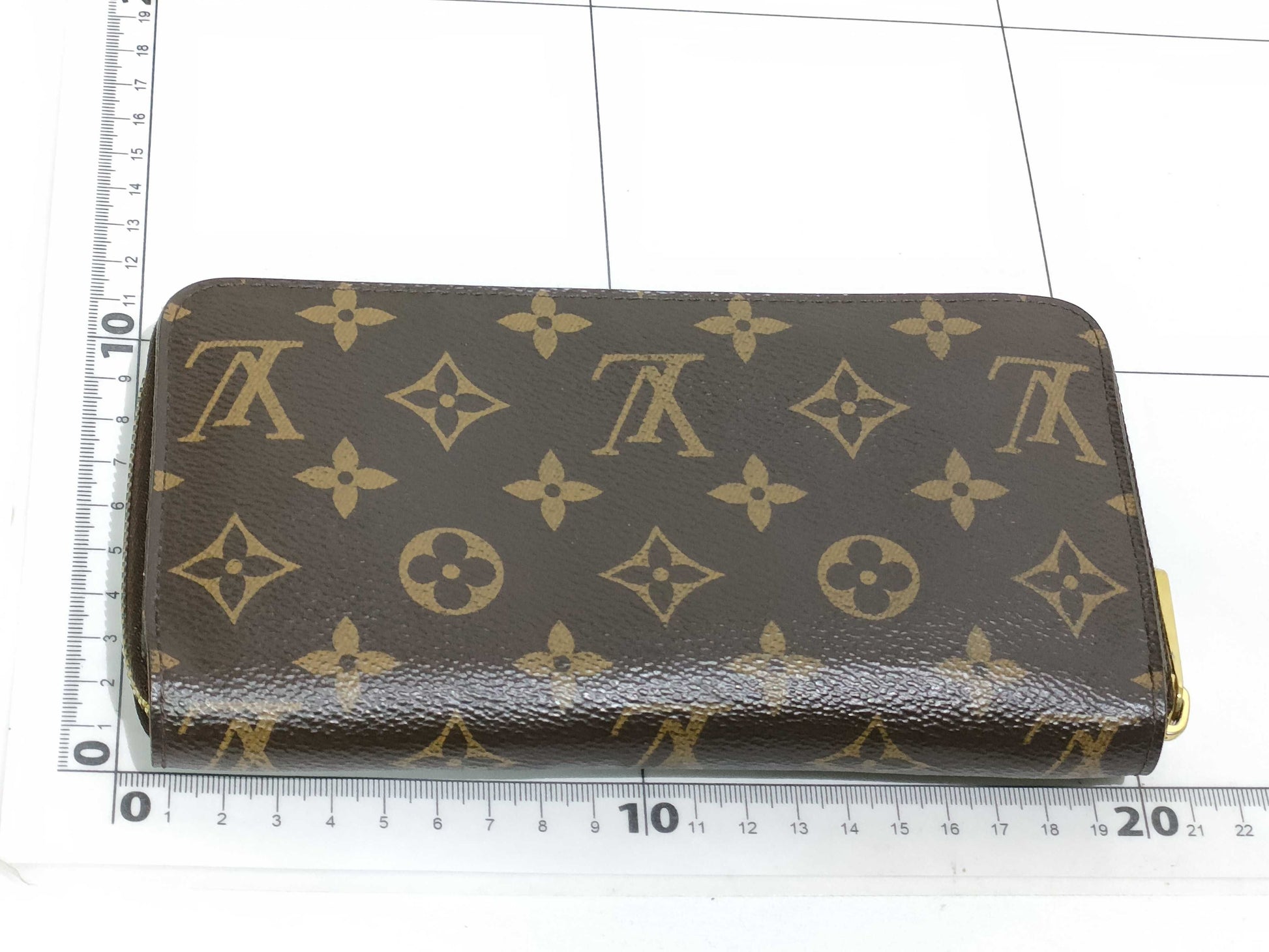 LOUIS VUITTON Monogram Monogram Zippy M41895 CA1139 Fuchsia Wallet