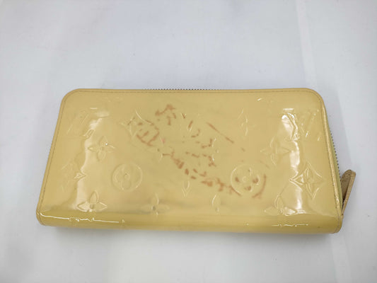 LOUIS VUITTON Branded Wallet Louis Vuitton Wallet