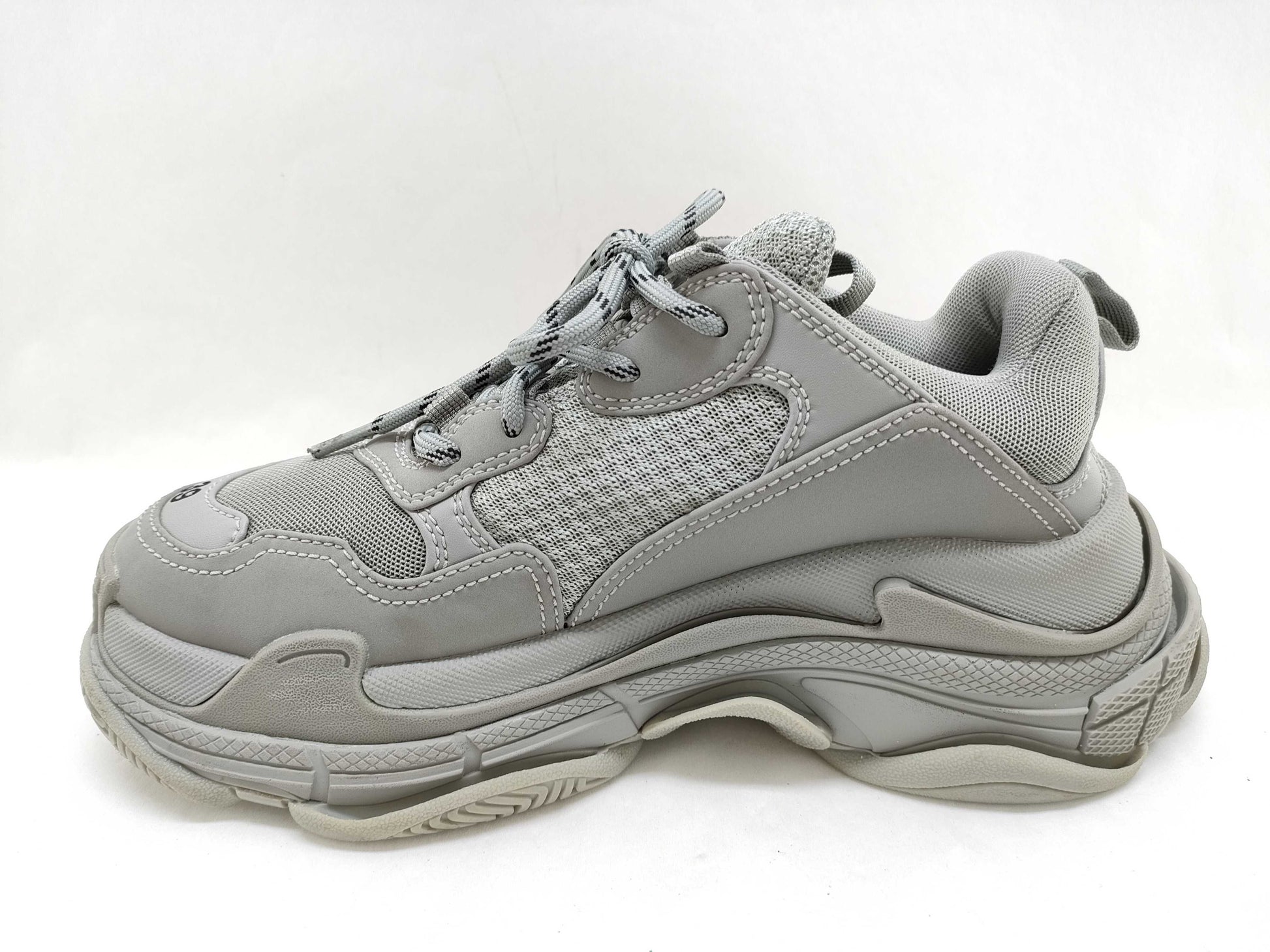 BALENCIAGA BALENCIAGA Triple S Sneakers Grey Sneakers
