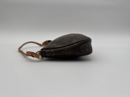 LOUIS VUITTON LOUIS VUITTON Pochette Accessoir Monogram Pouch Pouch