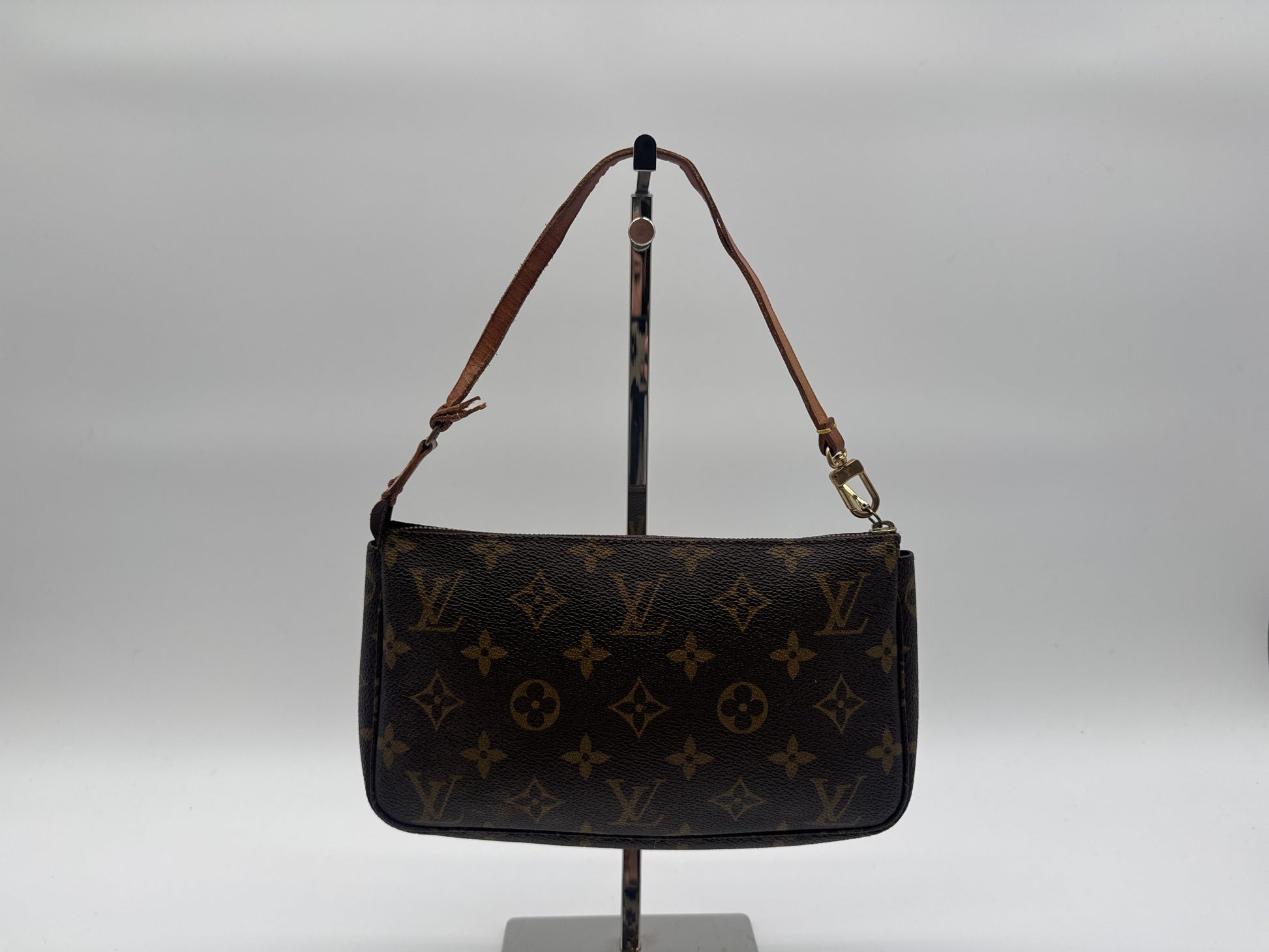 LOUIS VUITTON LOUIS VUITTON Pochette Accessoir Monogram Pouch Pouch