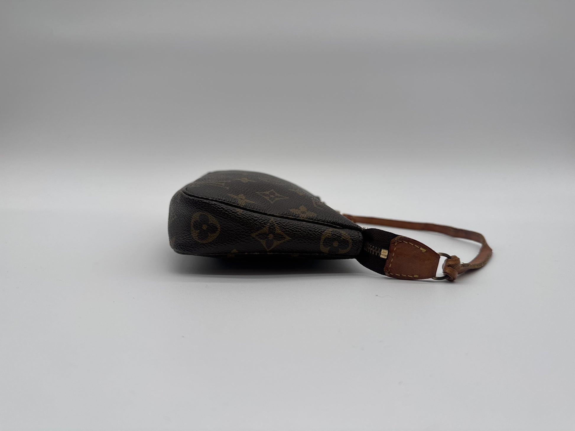 LOUIS VUITTON LOUIS VUITTON Pochette Accessoir Monogram Pouch Pouch