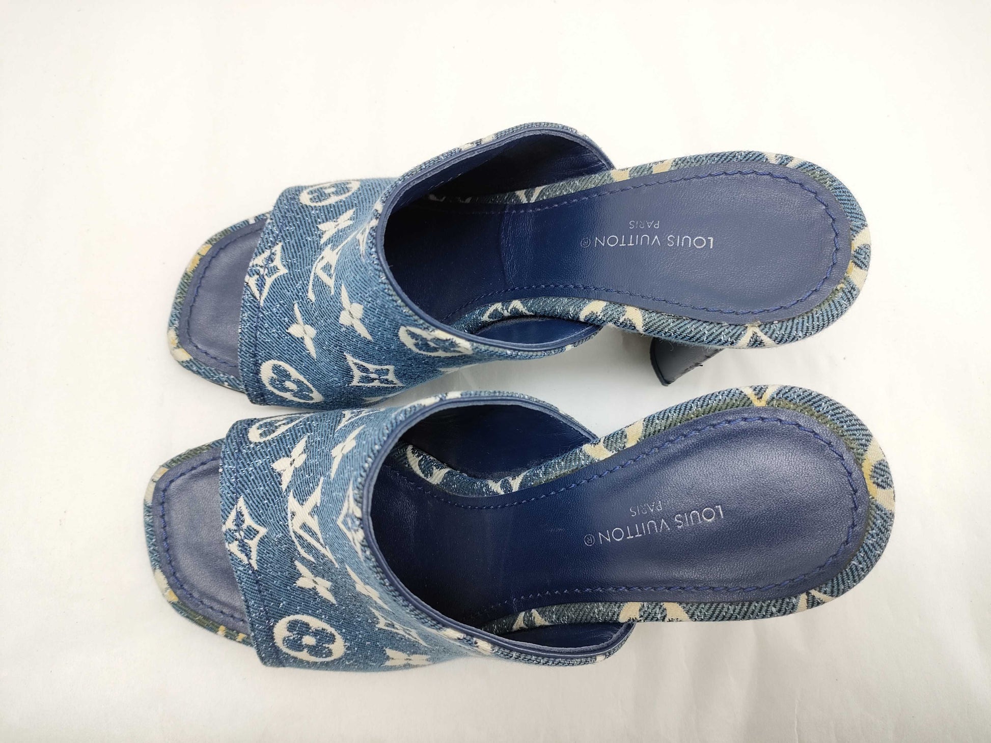 LOUIS VUITTON Monogram Denim LOUIS VUITTON Silhouette Line Denim Monogram Mule 36 Mule