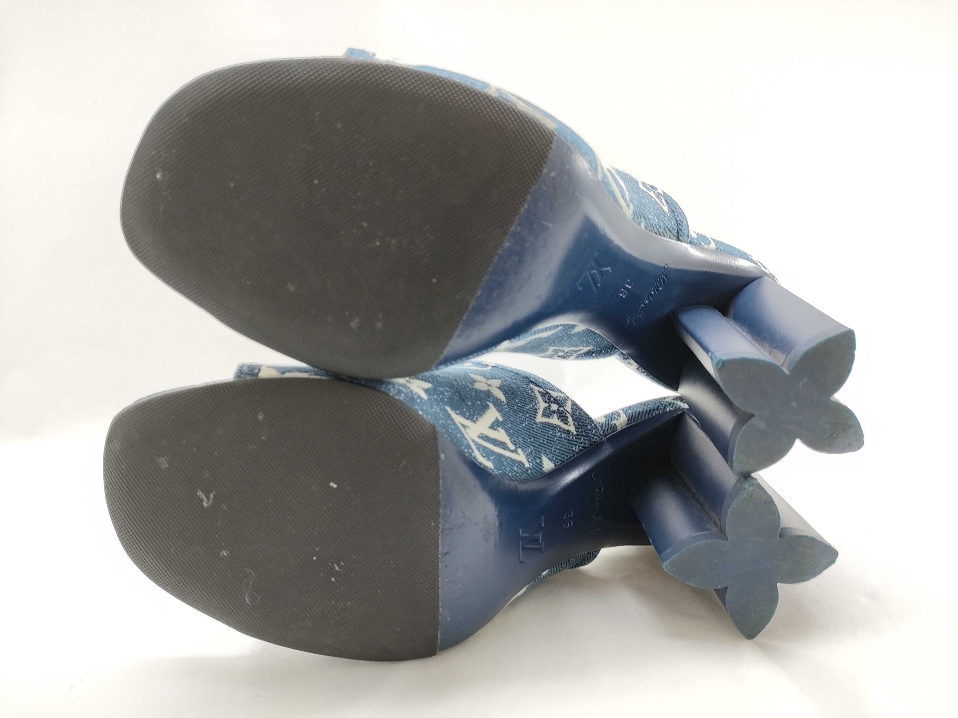 LOUIS VUITTON Monogram Denim LOUIS VUITTON Silhouette Line Denim Monogram Mule 36 Mule