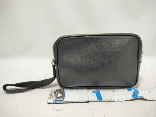 LOUIS VUITTON Taiga Louis Vuitton Taiga Clutch Bag Second Bag