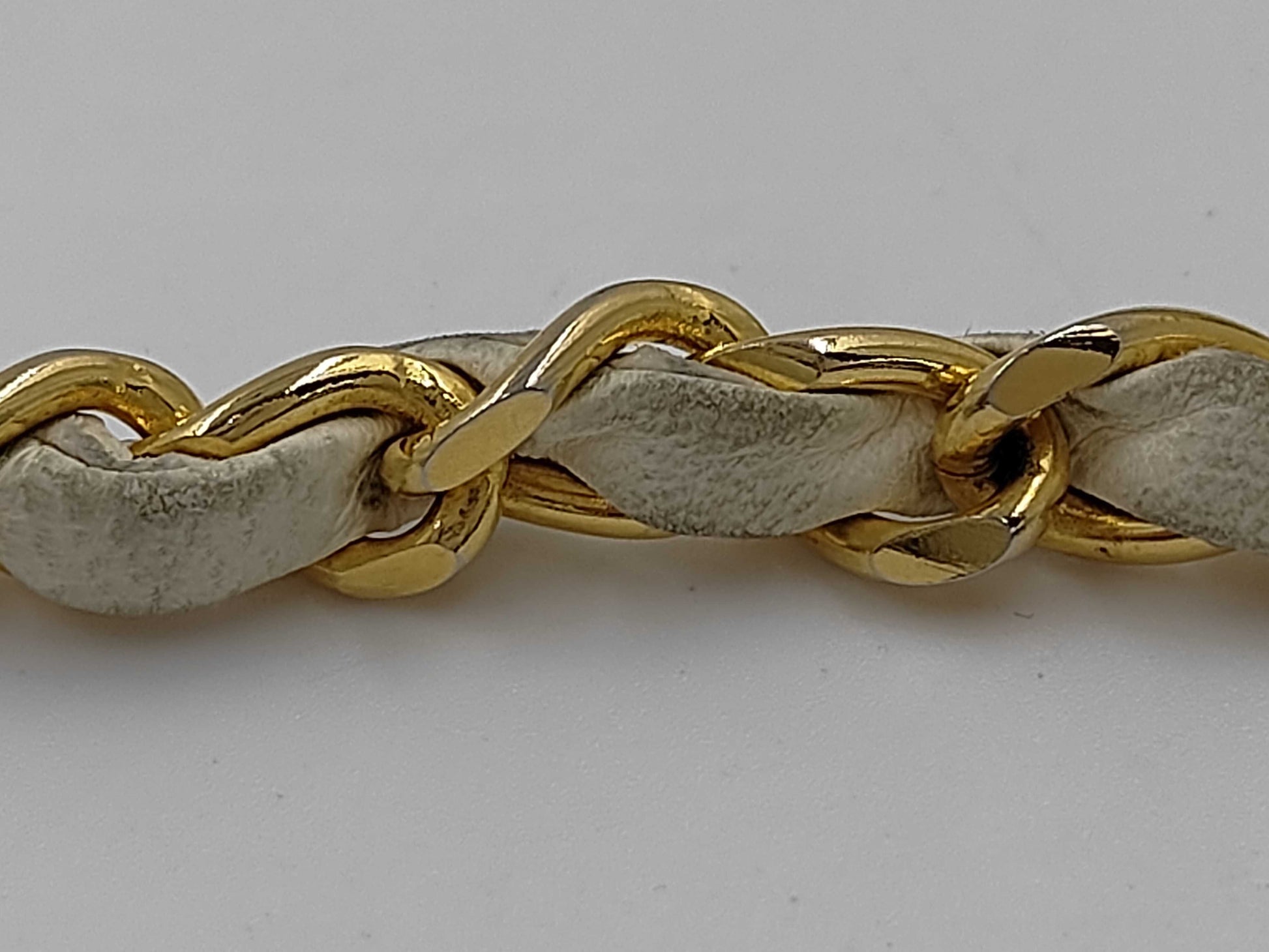 CHANEL Matlasse Lambskin Round Flap Chain White Shoulder Bag