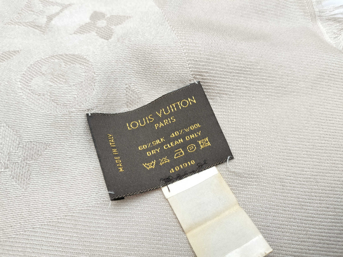 LOUIS VUITTON Louis Vuitton Beige Shawl Other Apparel